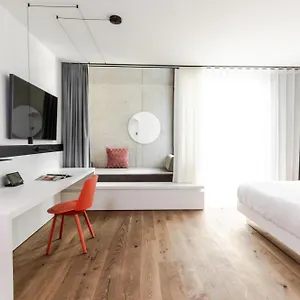 Kpm & Residences 酒店